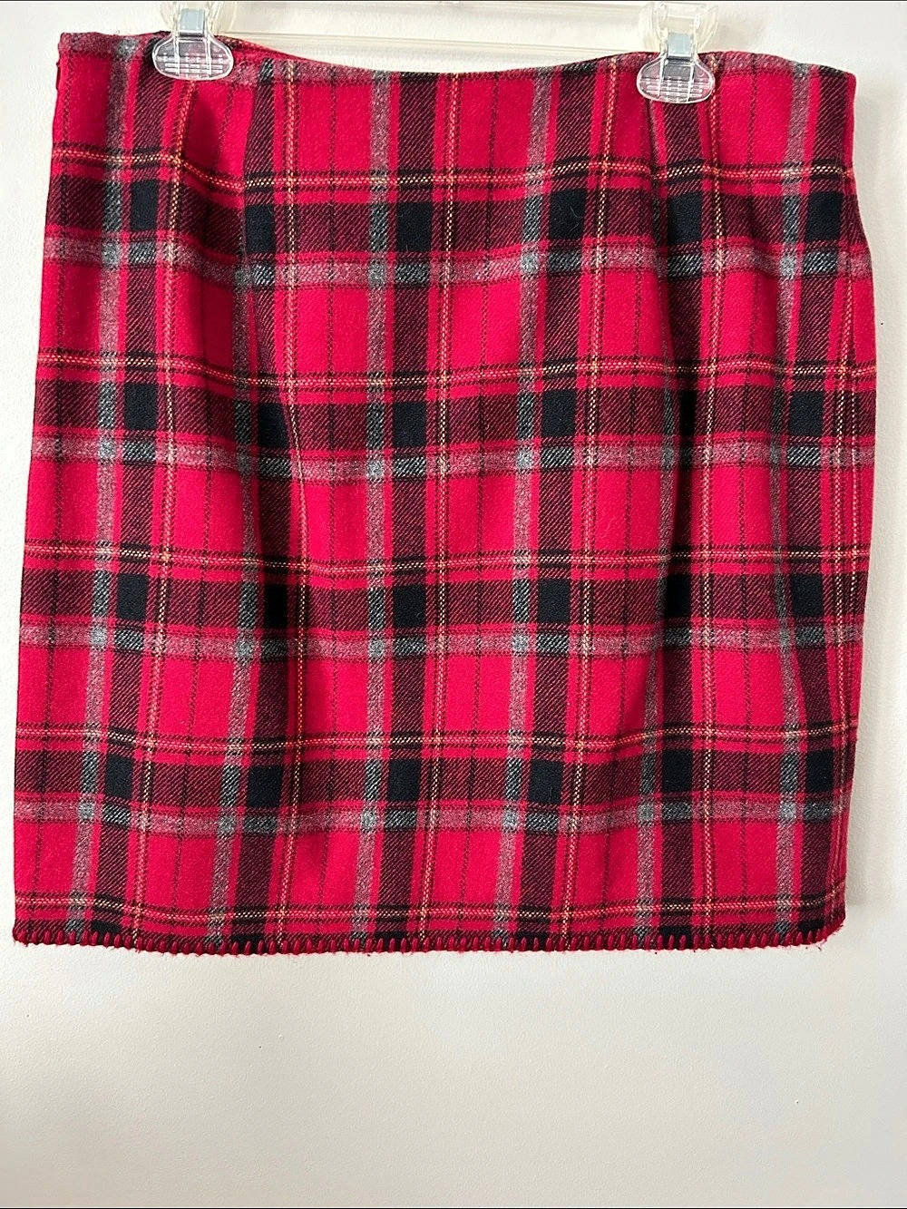 Eddie Bauer Plaid Mini Skirt Red & Black Medium Like New